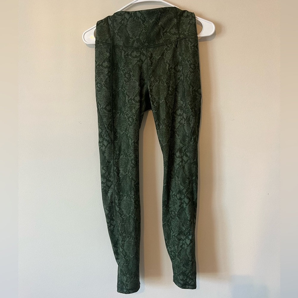 Green leggings